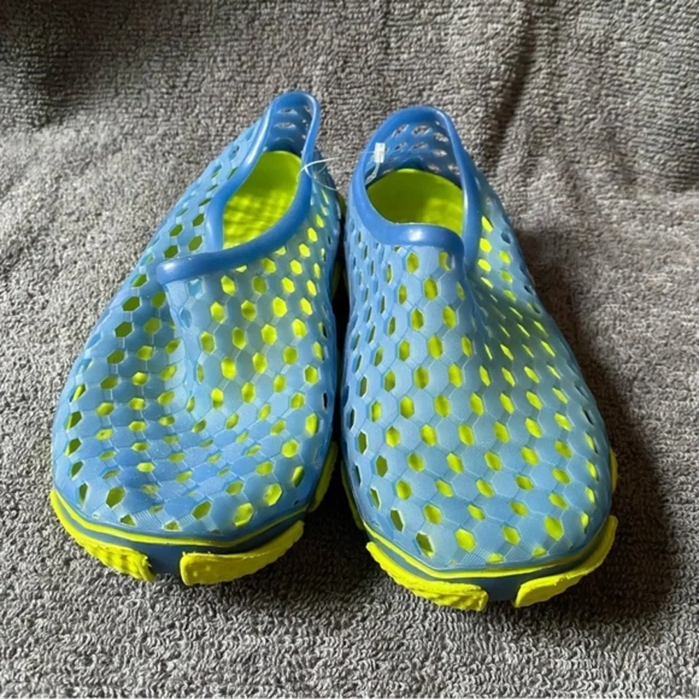 Water Shoes‎ Unisex Size 11-12 Blue-Green Slip On/Off Flats
